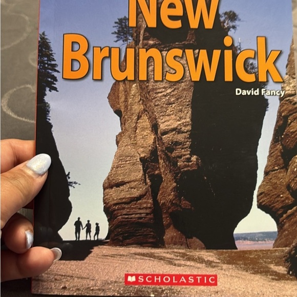Scholastic Canadian Provinces Book Set - Picture 2 of 5